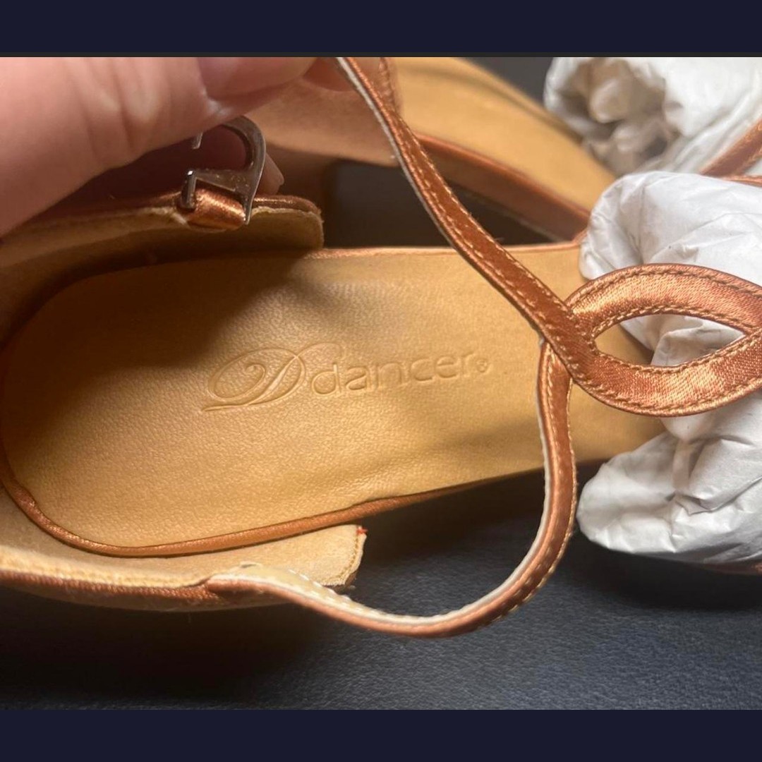 Bronze dance shoes, size 4, buckle and insole closeup
